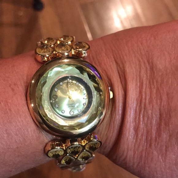 NEW!!⏱ Strada Watch ⏱ - Picture 4 of 9